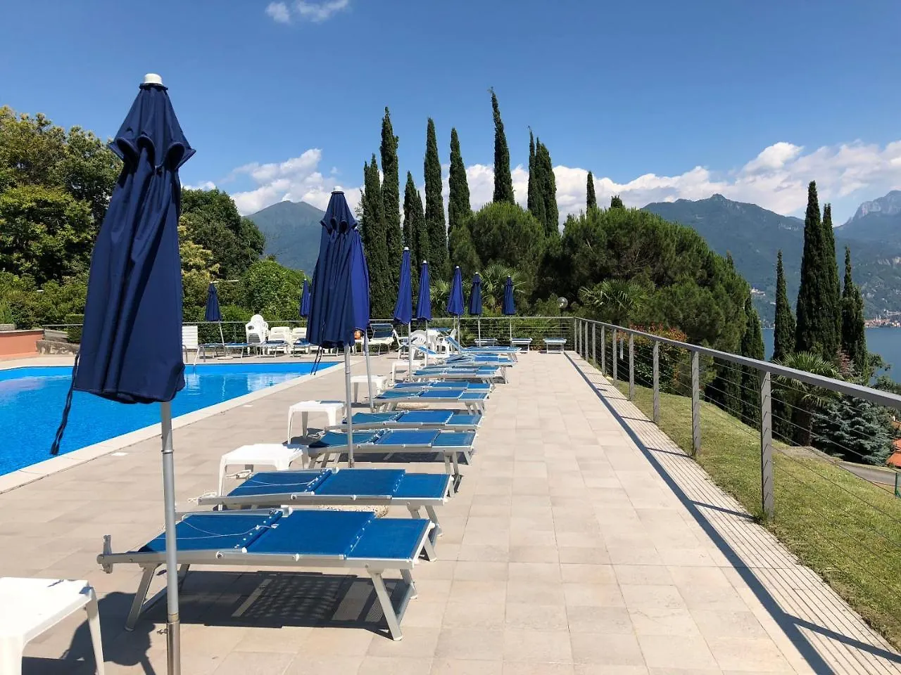 *** Aparthotel Le Terrazze Vista Lago Piscina Tennis Parking Wi-Fi Italy