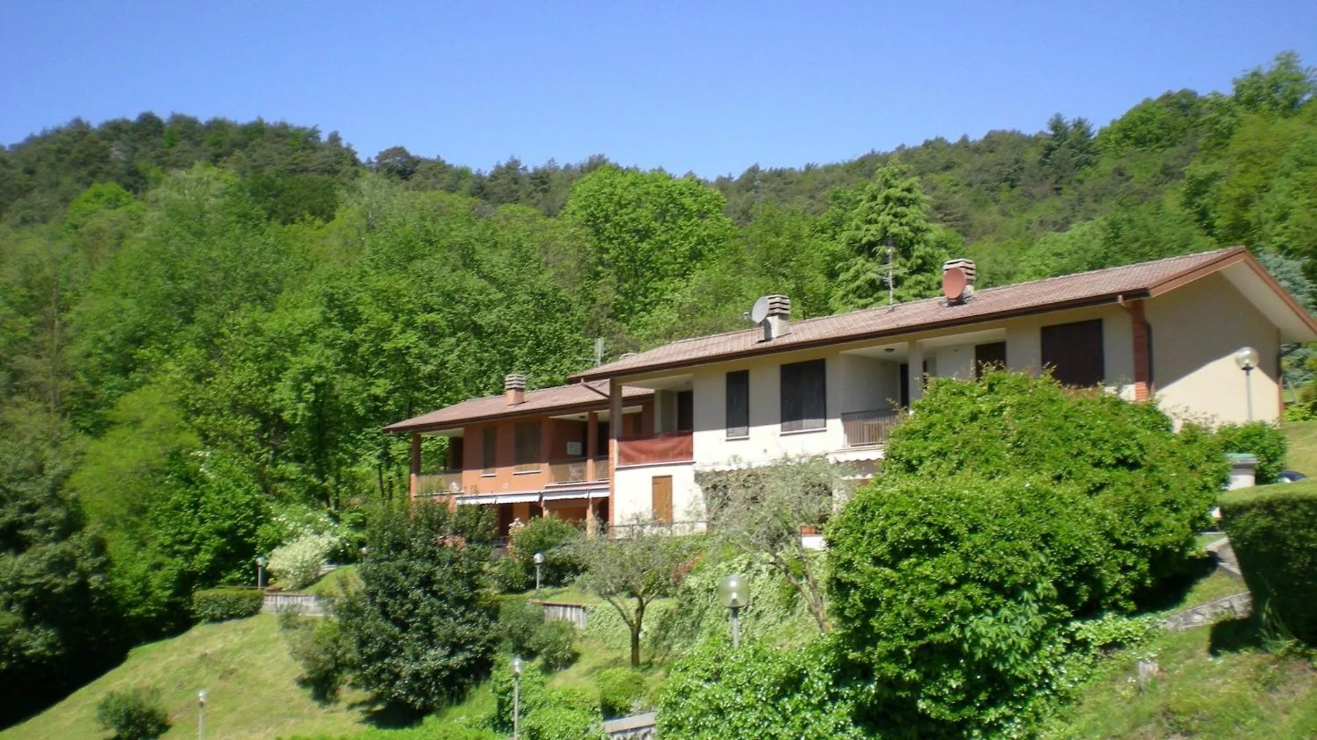 Appart hôtel Le Terrazze Vista Lago Piscina Tennis Parking Wi-Fi Menaggio