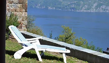Le Terrazze Vista Lago Piscina Tennis Parking Wi-Fi 3*, Menaggio